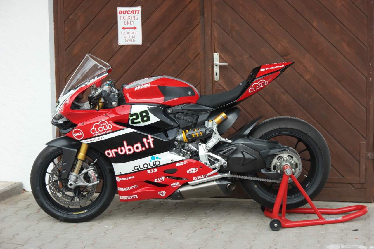 Carene Racing Ducati 1299 Aruba 2016.jpg