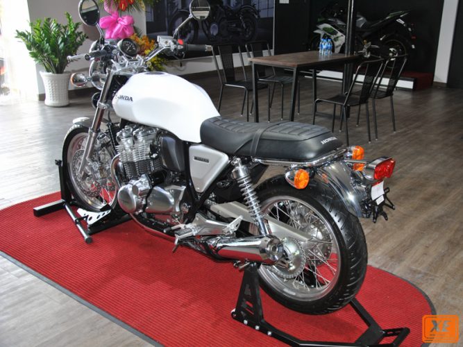 honda-cb1100-xetv-18-667x500.jpg