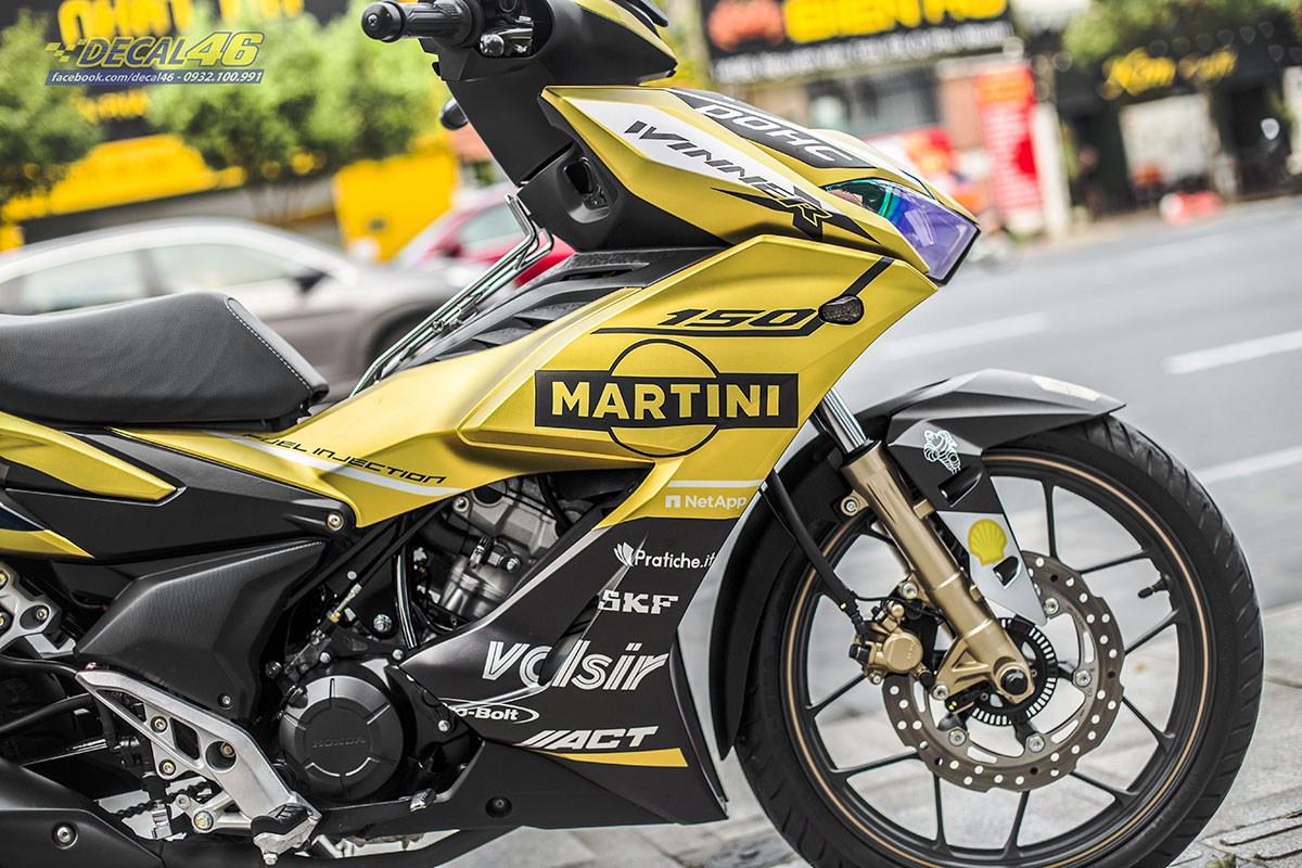 Tem-xe-Winner-X-thiết-kế-Martini-nhôm-đen-vàng-1.jpg