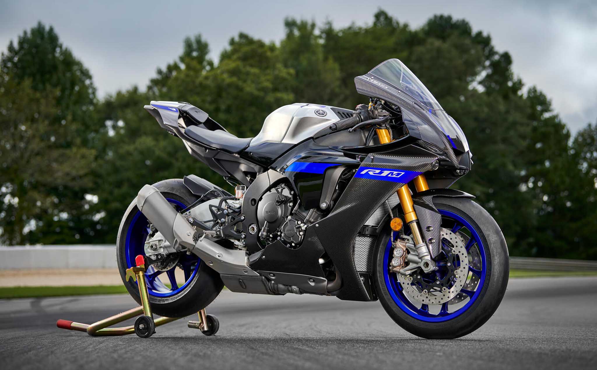 25years-yamaha-r1_2.jpg