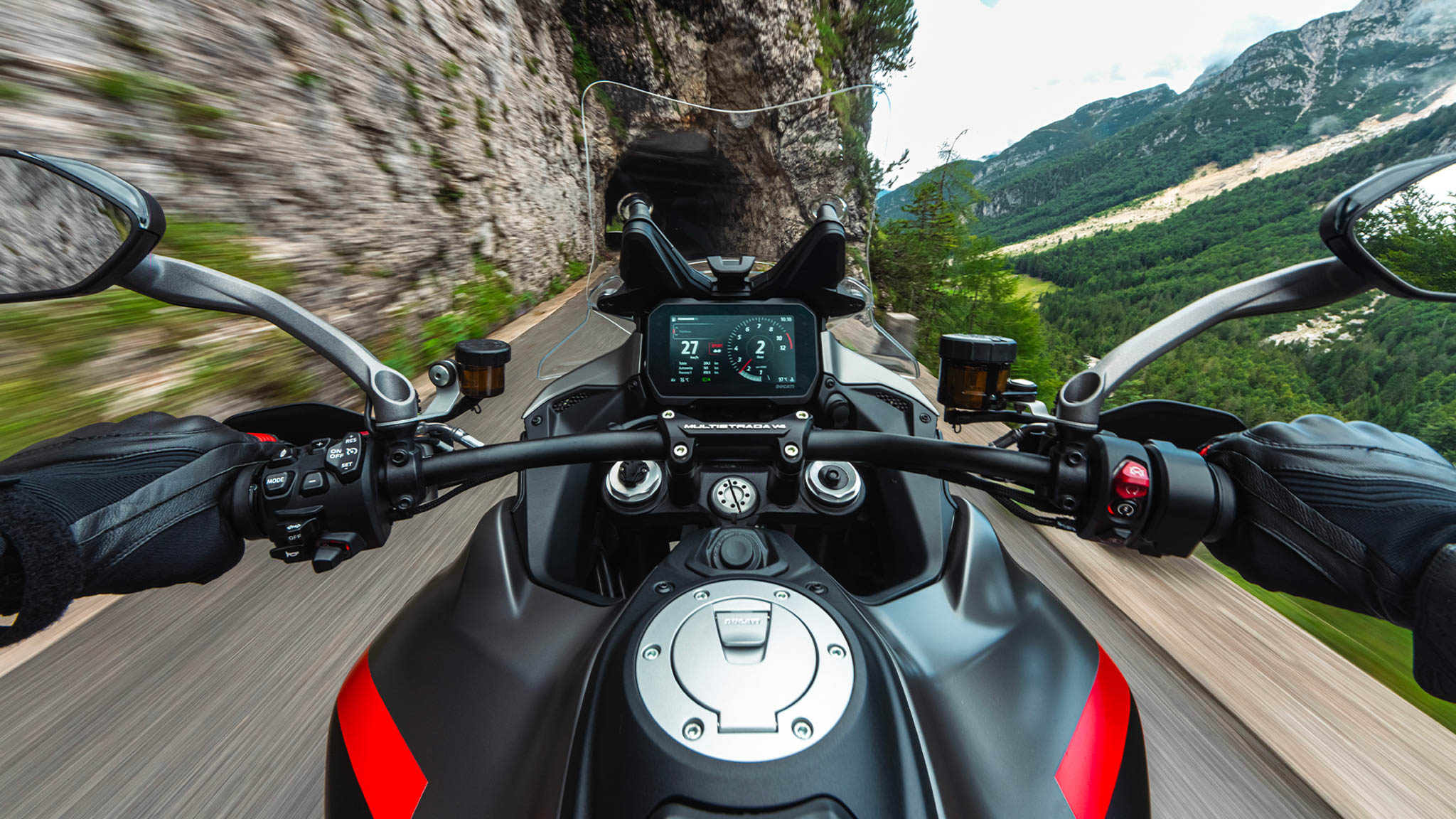 Multistrada-V4 S-Grand-Tour -1.jpg