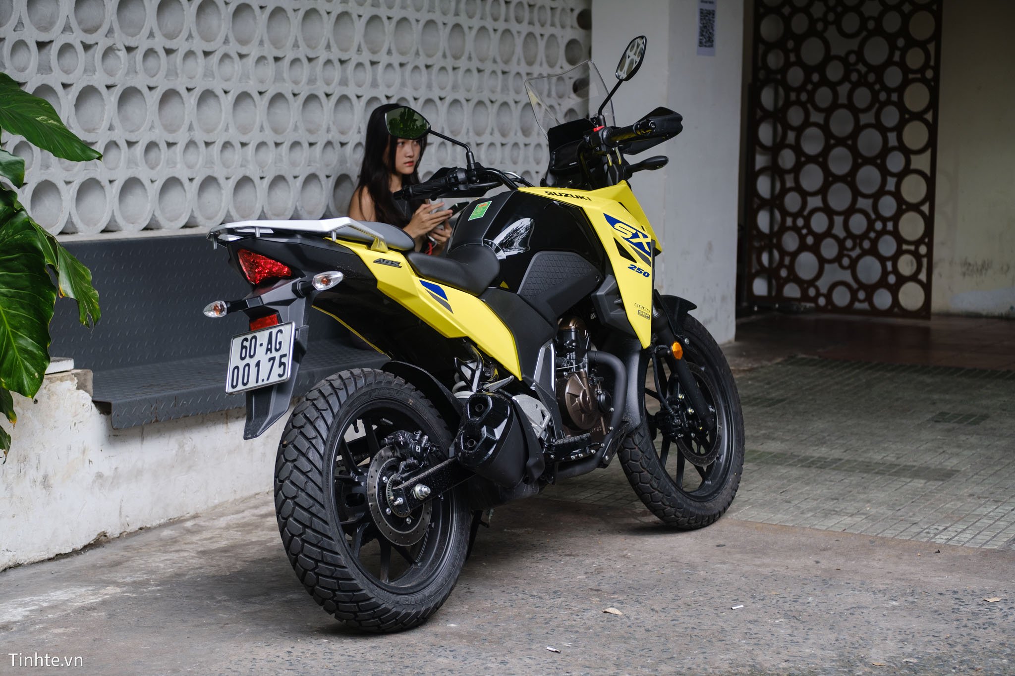 Suzuki-V-Strom-250SX-bikervietnam-4.jpg