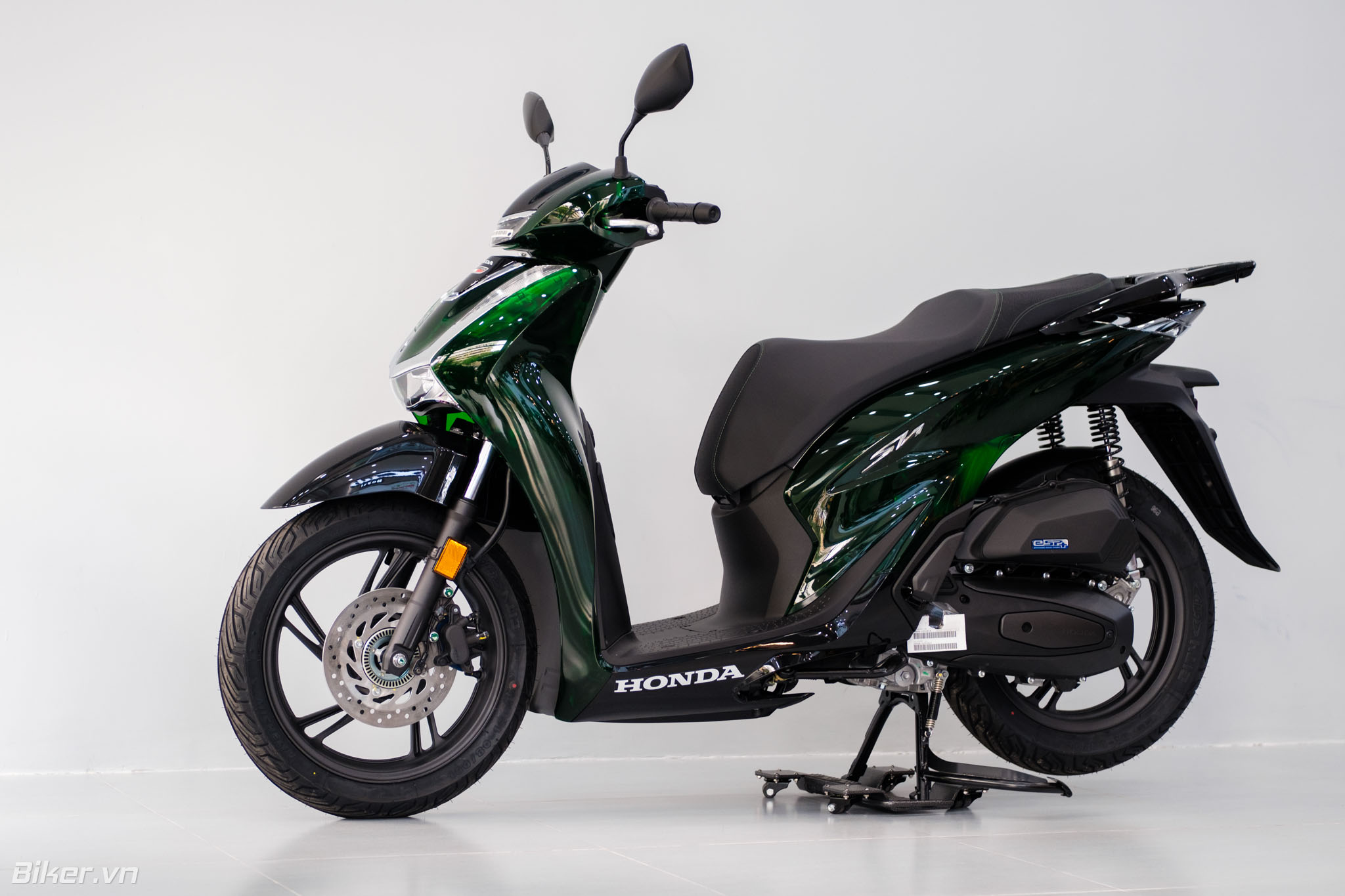 Honda-SH-Vetro-125-BikerVN-02.jpg