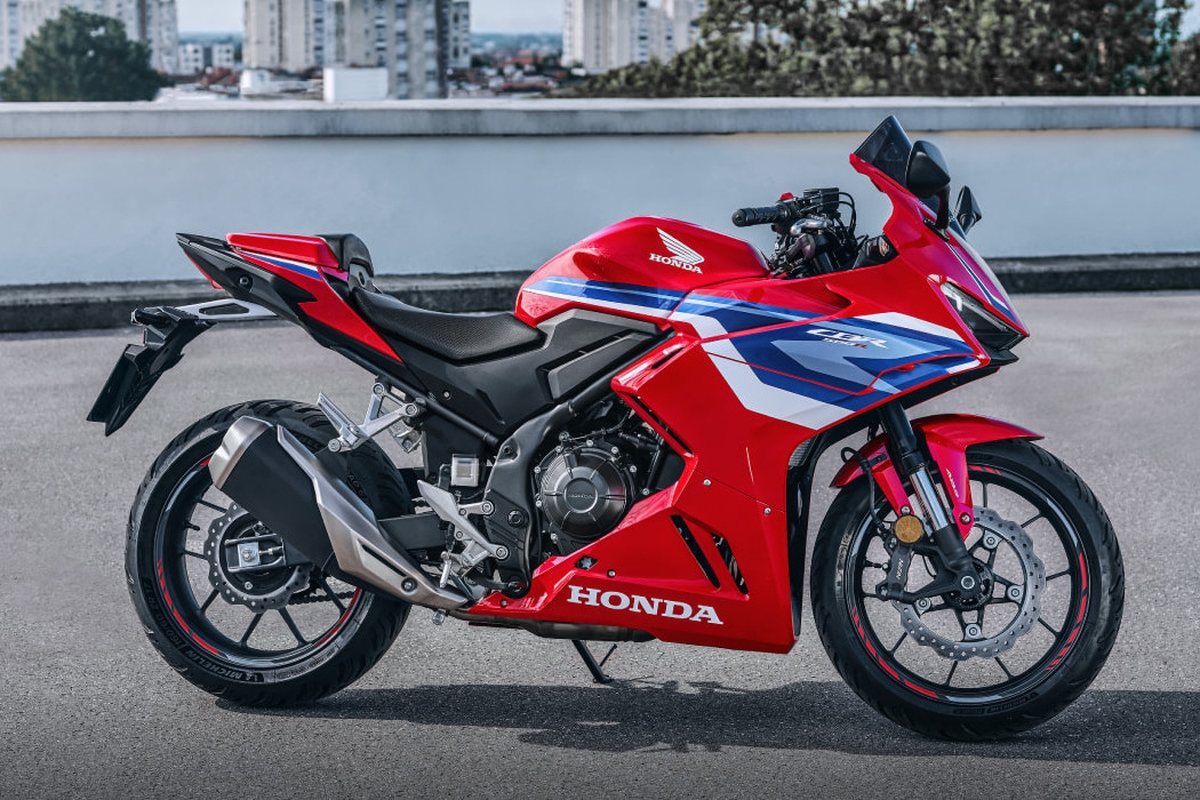 Honda-CBR400R-Four-bikervn-3.jpg