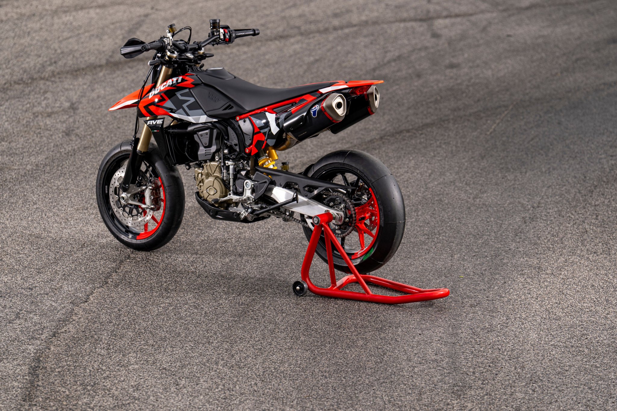 Ducati-Hypermotard-698-Mono-bikervn-1.jpg